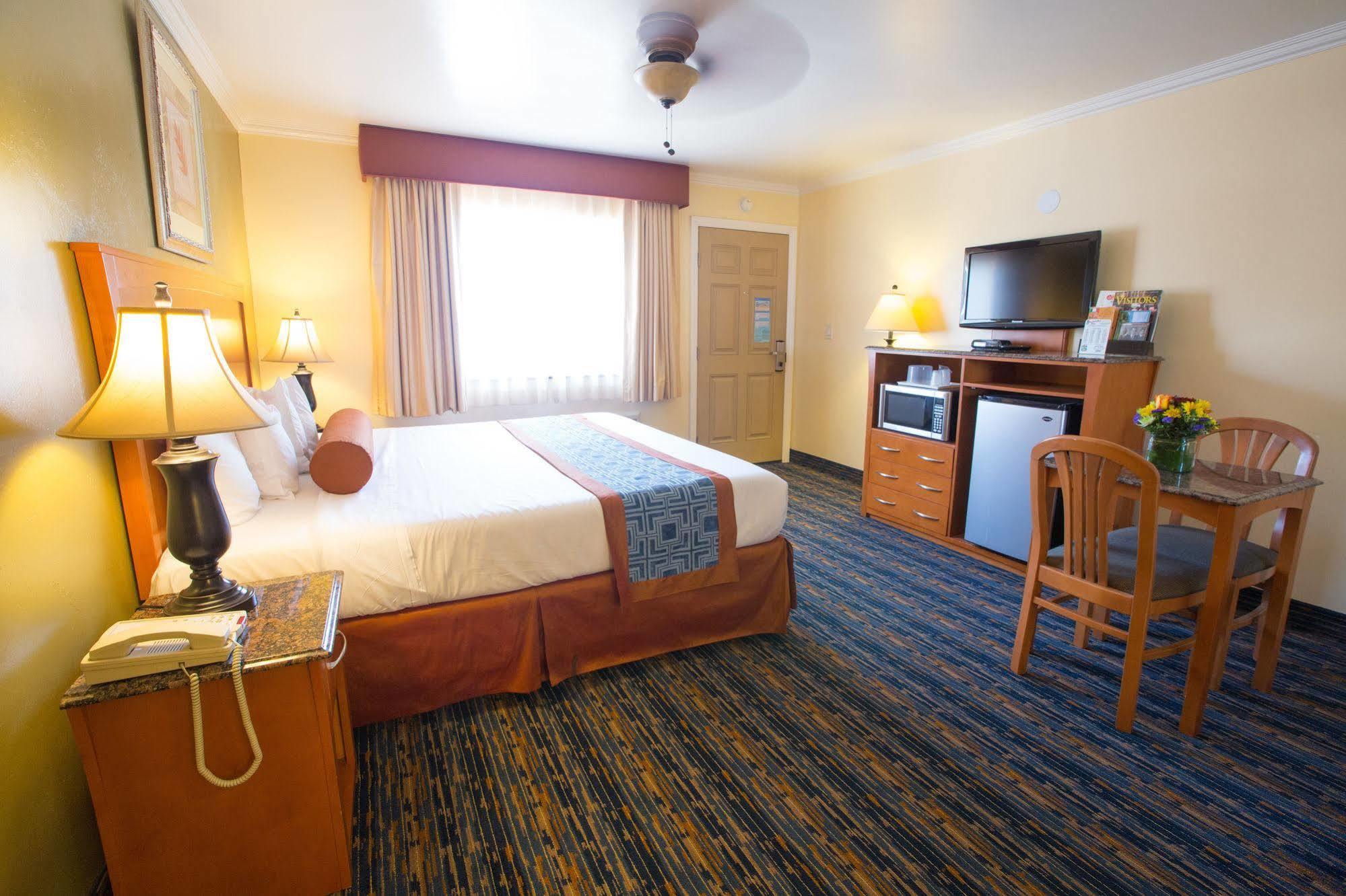 Beachwalker Inn & Suites Pismo Beach Exterior foto